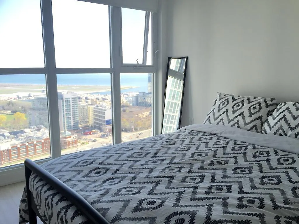 Bright 2 Bed Lakeview Suite Toronto Kanada