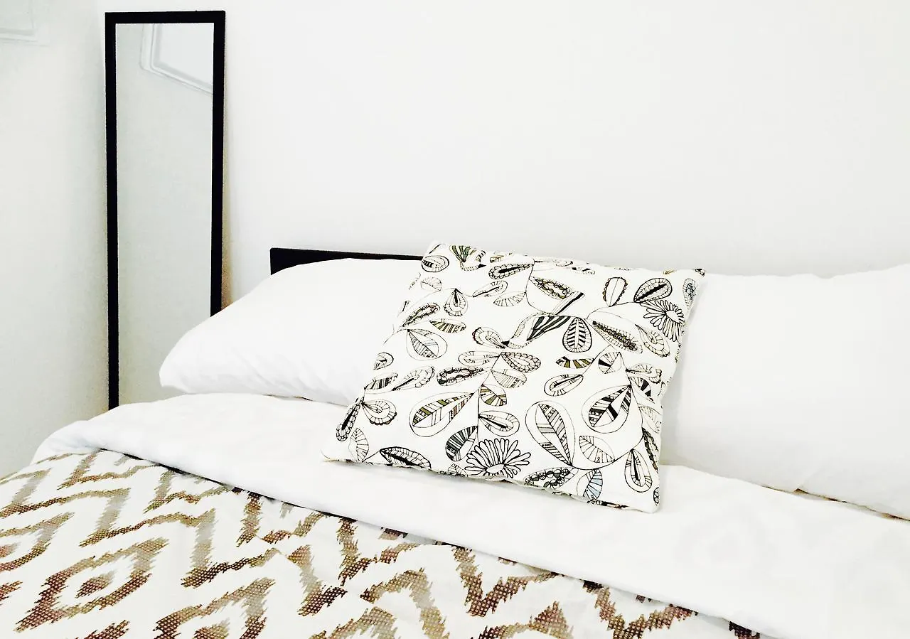 Daire Bright 2 Bed Lakeview Suite Toronto